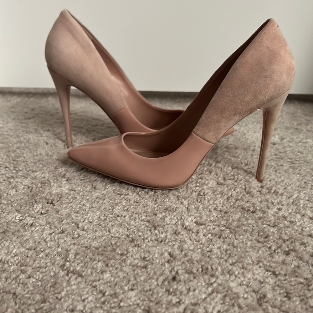 Also pink heels